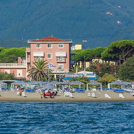 Hotel Happy Marina di Pietrasanta Buitenkant foto
