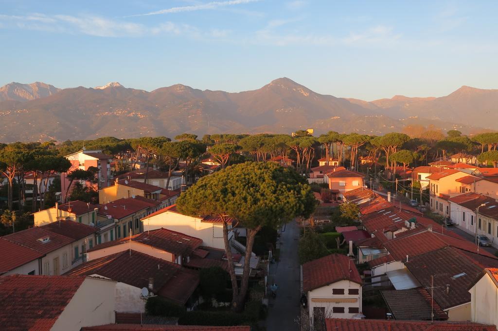 Hotel Happy Marina di Pietrasanta Buitenkant foto