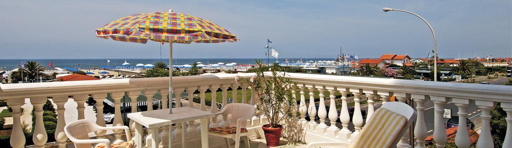 Hotel Happy Marina di Pietrasanta Buitenkant foto