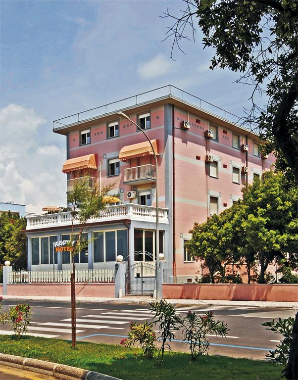 Hotel Happy Marina di Pietrasanta Buitenkant foto