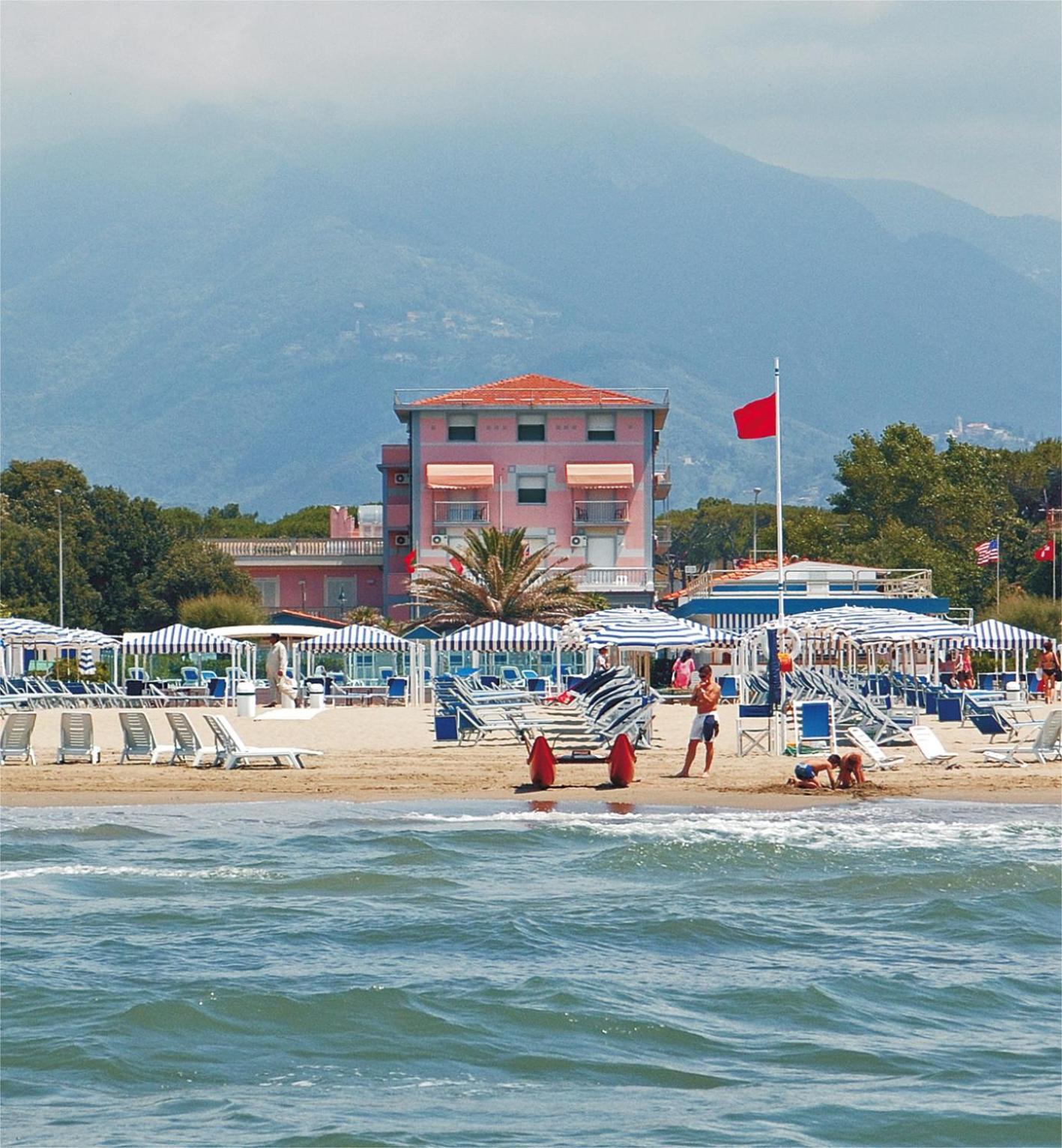 Hotel Happy Marina di Pietrasanta Buitenkant foto