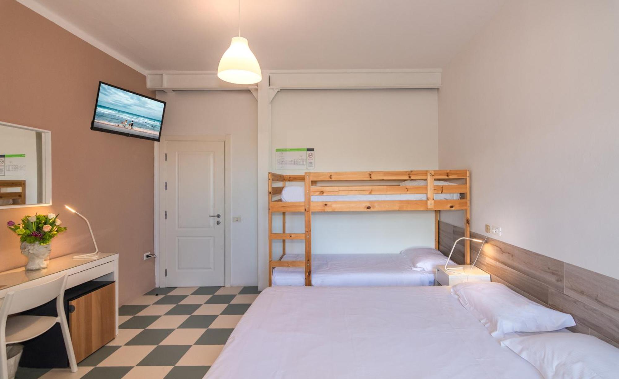 Hotel Happy Marina di Pietrasanta Buitenkant foto