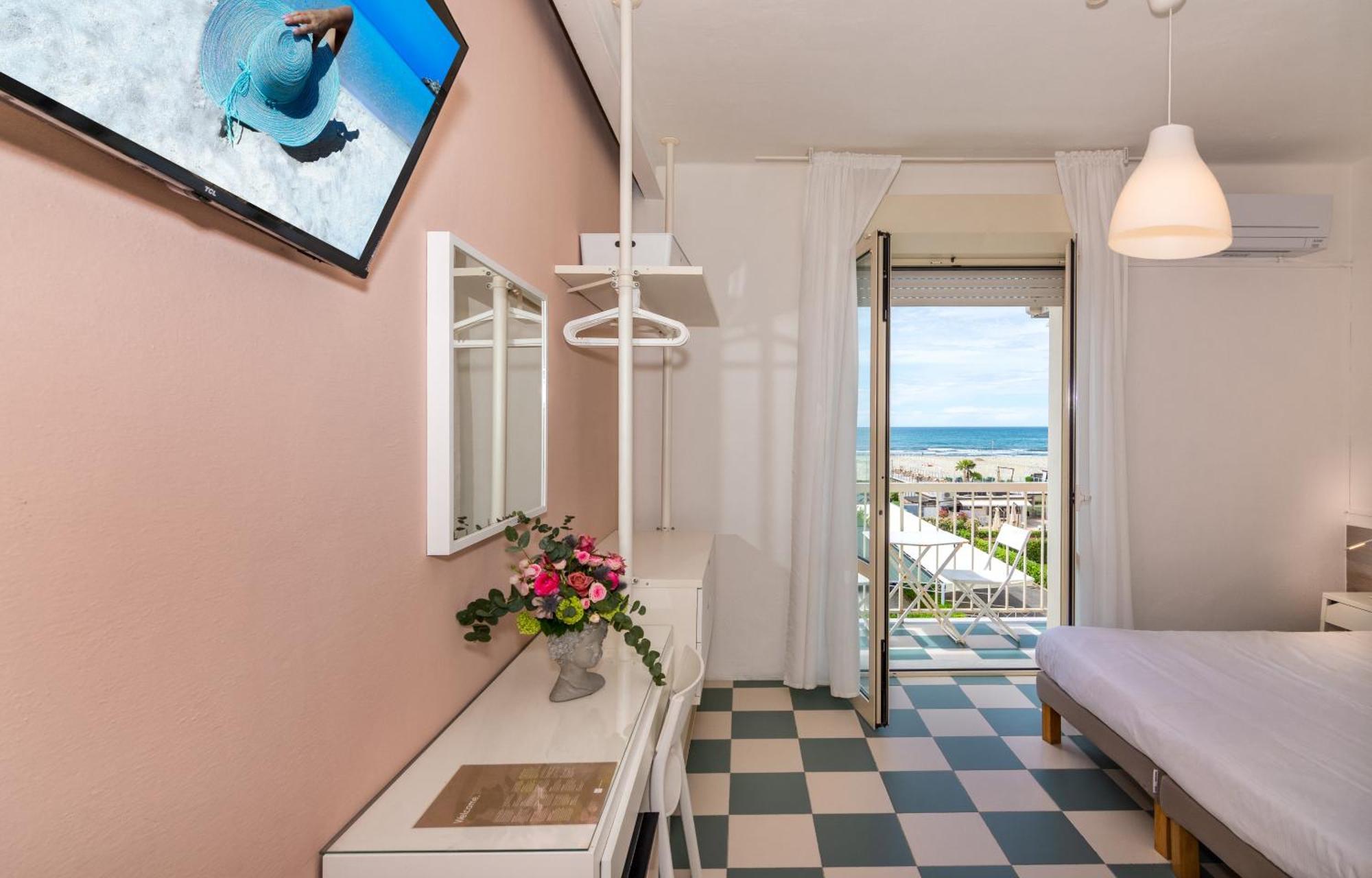 Hotel Happy Marina di Pietrasanta Buitenkant foto