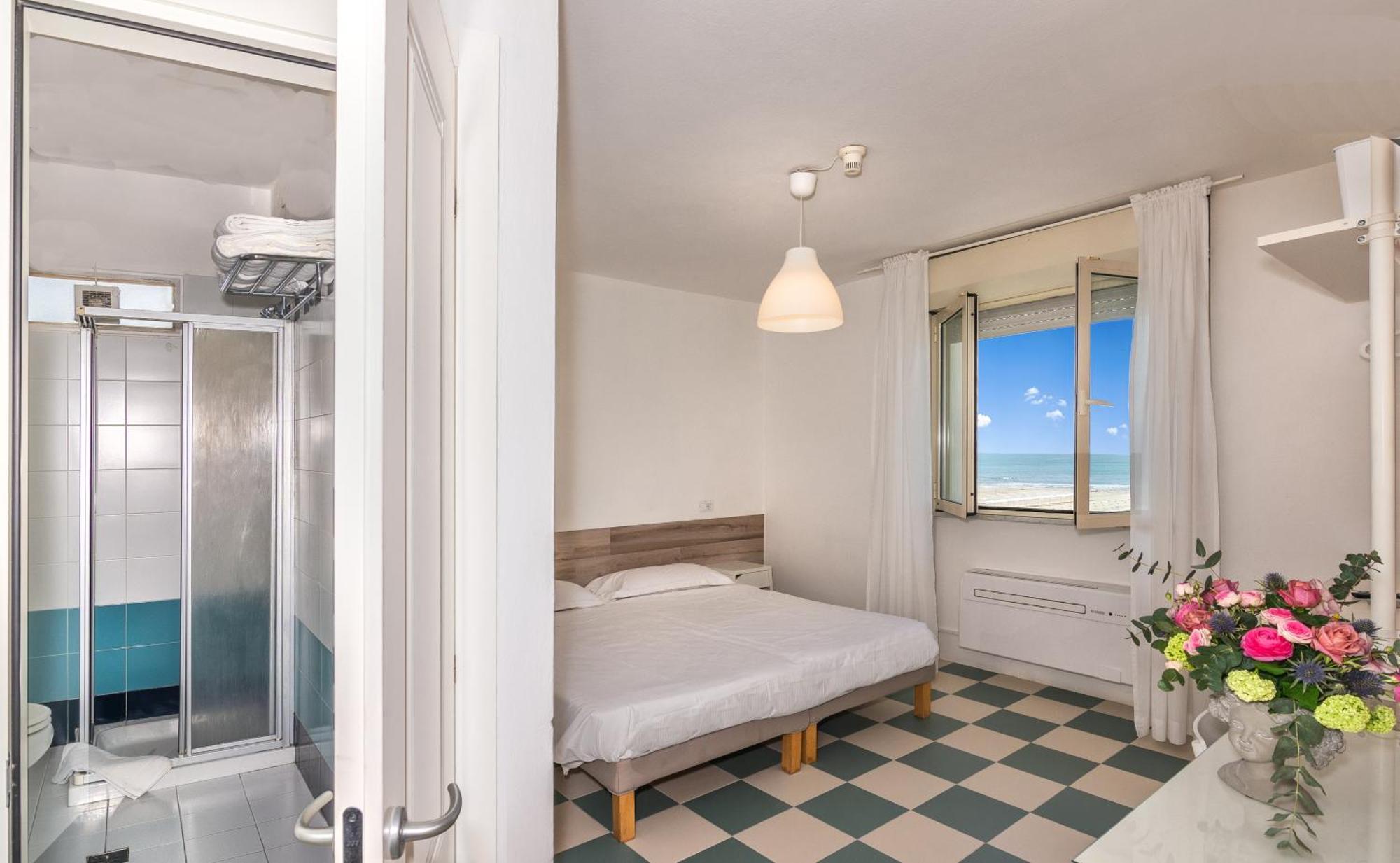 Hotel Happy Marina di Pietrasanta Buitenkant foto