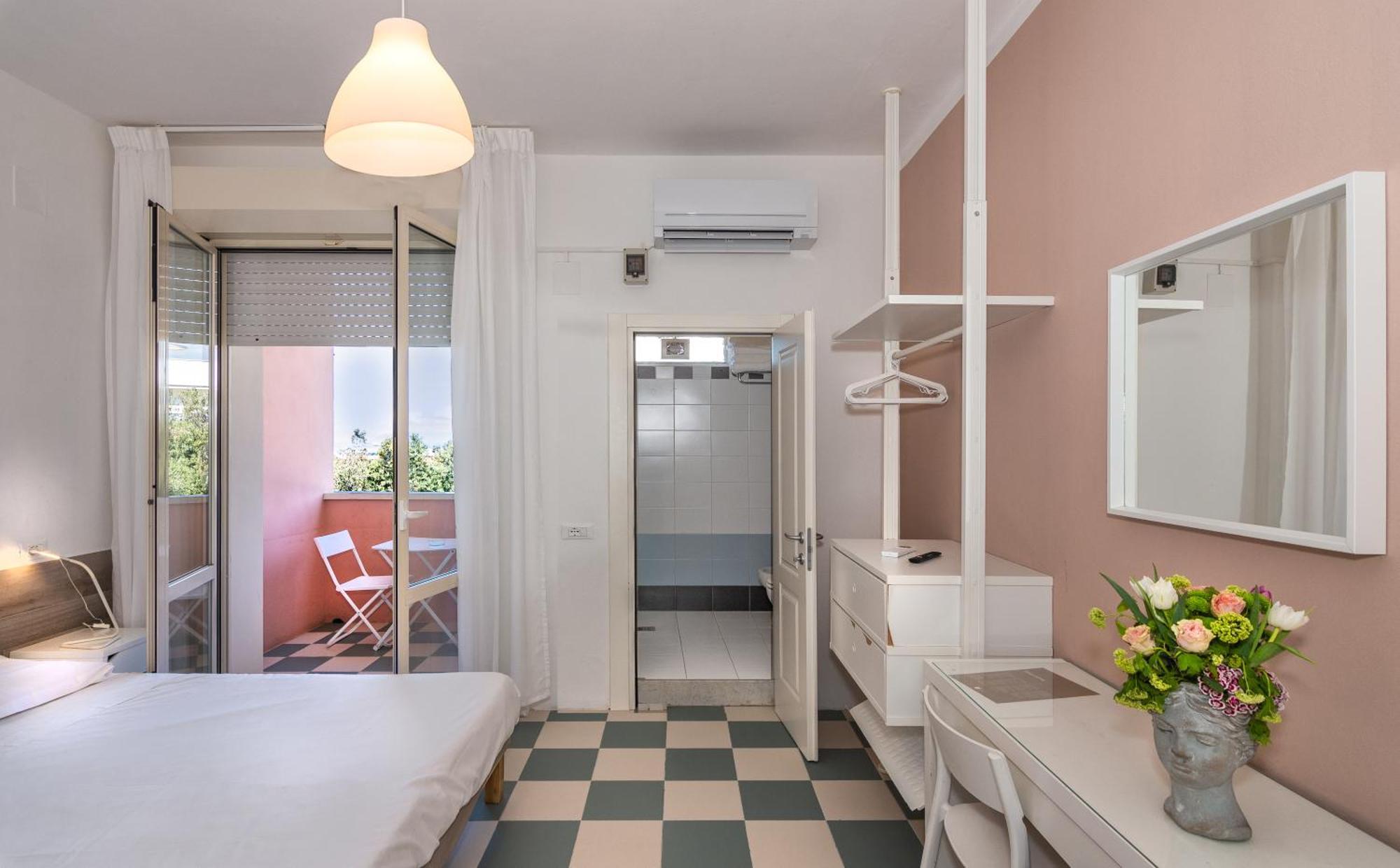 Hotel Happy Marina di Pietrasanta Buitenkant foto