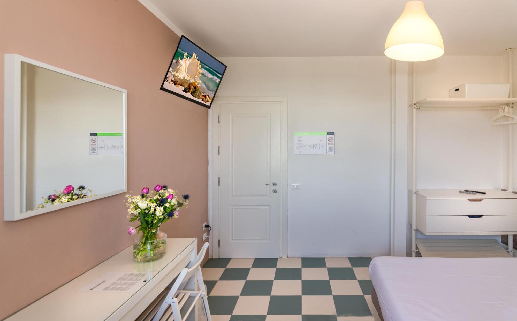 Hotel Happy Marina di Pietrasanta Buitenkant foto