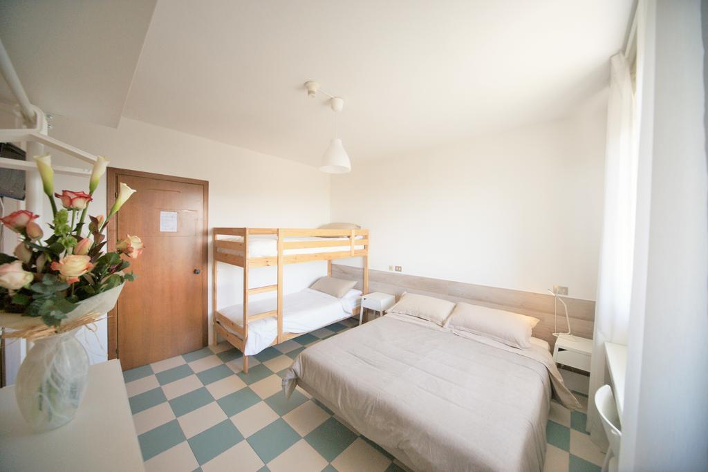 Hotel Happy Marina di Pietrasanta Buitenkant foto