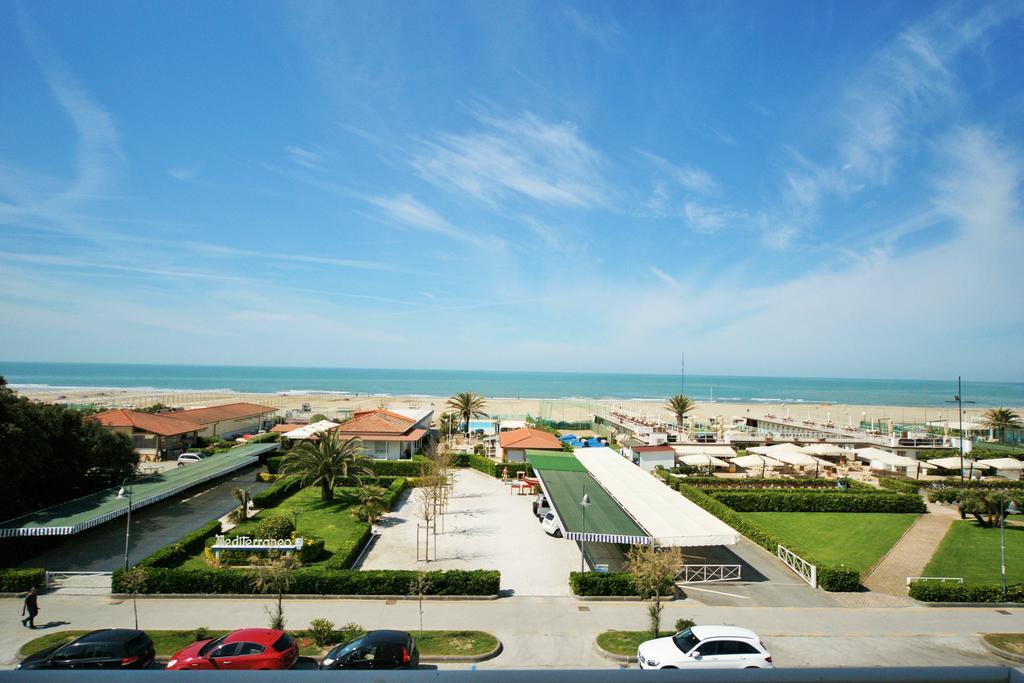 Hotel Happy Marina di Pietrasanta Buitenkant foto
